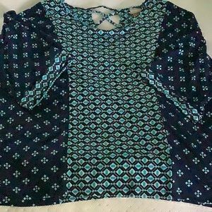 Chico’s sz 2 (lg) stretchy shirt